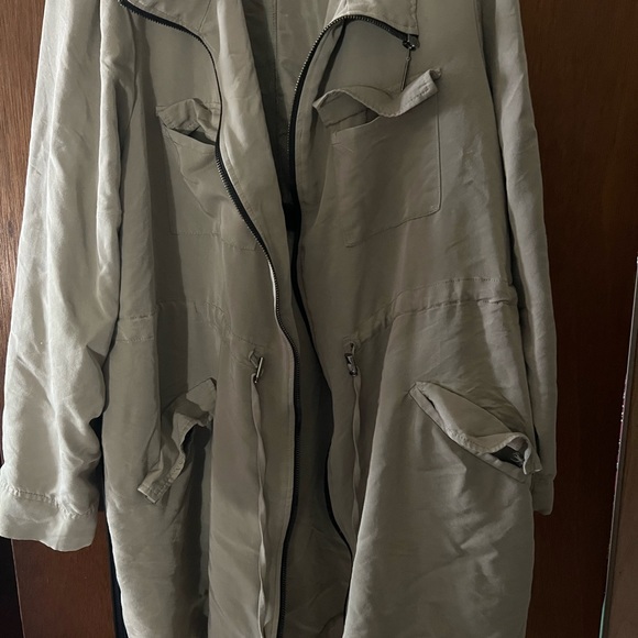 Torrid 2 Plus cinch waist trench coat, light fall or spring jacket - Picture 3 of 5